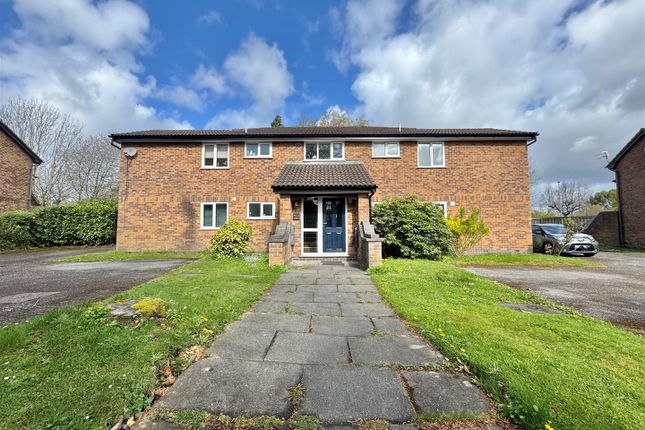 Studio flat on 98, Pinewood Court, Wilmslow, £105,000