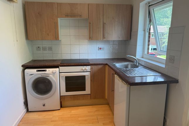 28, Warrington photo 2
