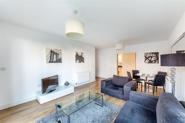 5, Gooch House, Glenthorne Road, London photo 2