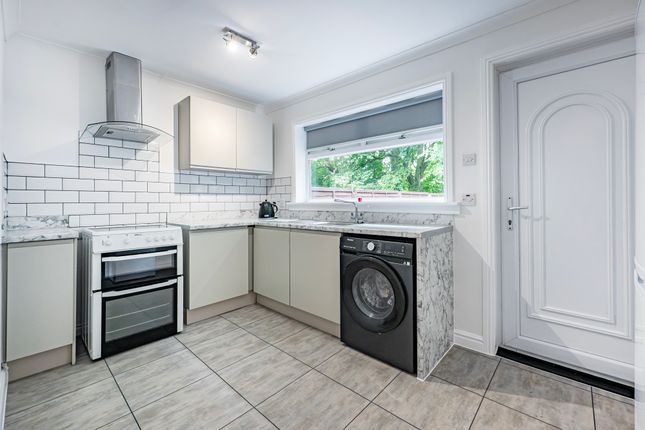 15 Mahon Court, Moodiesburn, Glasgow photo 3