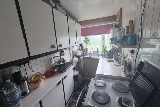 64, Queensberry Road, Burnley photo 3