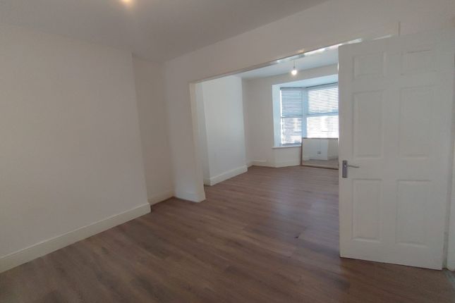 55 Park Street, Mountain Ash photo 4