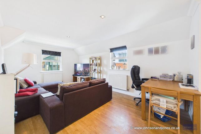 Flat 9 Fox Court, Fox Lane North, Chertsey photo 4