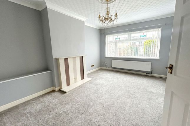 97 Merlin Crescent, Bridgend photo 3