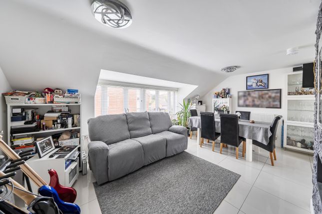 22, Vauxhall Way, Bedfordshire photo 2