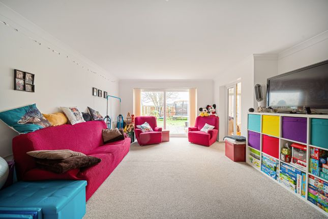 21 The Drove Way, Istead Rise, Kent photo 4