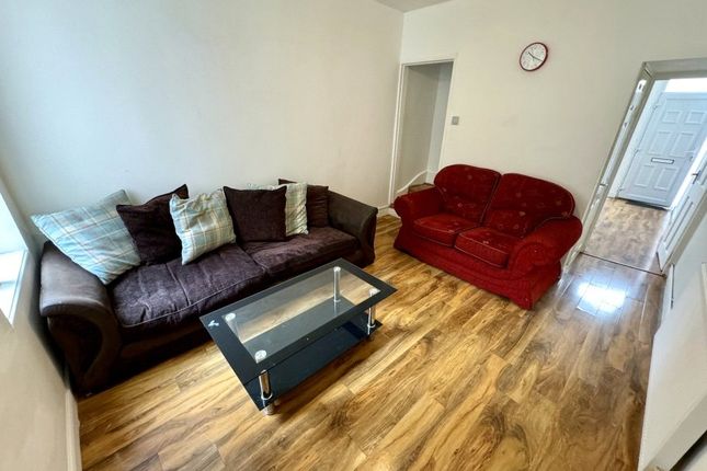 106, Knighton Fields Road West, Leicester photo 3