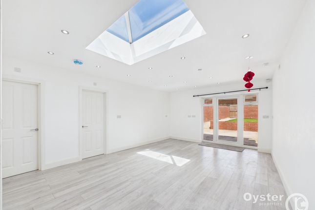 121 Long Elmes, Harrow photo 2