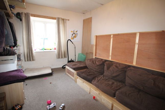 3,3a,5, Warminster Road, Westbury photo 4