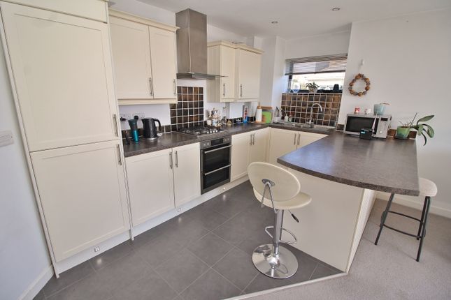 Flat 4, Channel House, 386, Sea Front, Hayling Island photo 3