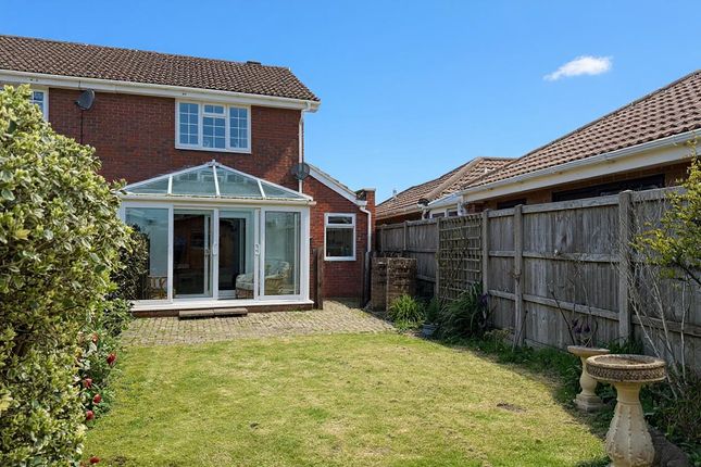 1 Pipers Ash, Ringwood photo 2