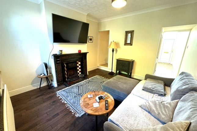 13, Meadow View Terrace, Wolverhampton photo 3
