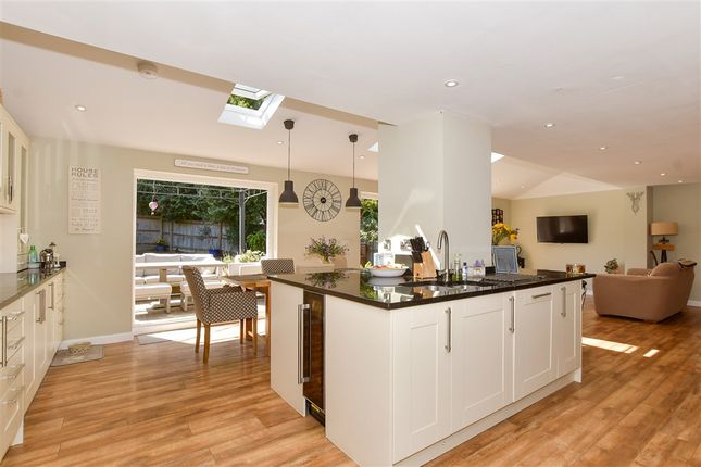 Turners Close Southwater, Horsham photo 4
