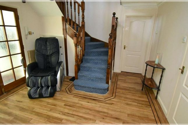 6, Hayton Close, Luton photo 2