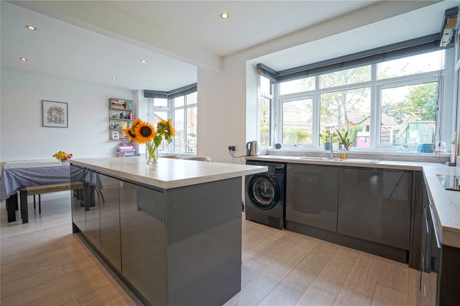 32, Weetwood Road, South Yorkshire photo 3