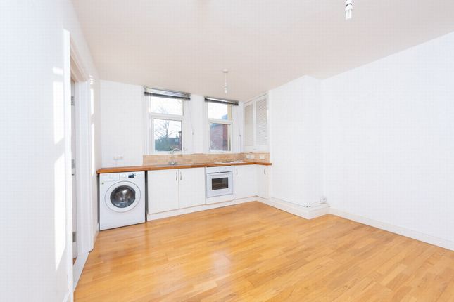 17 Alexandra Court, Alexandra Road, Farnborough photo 3