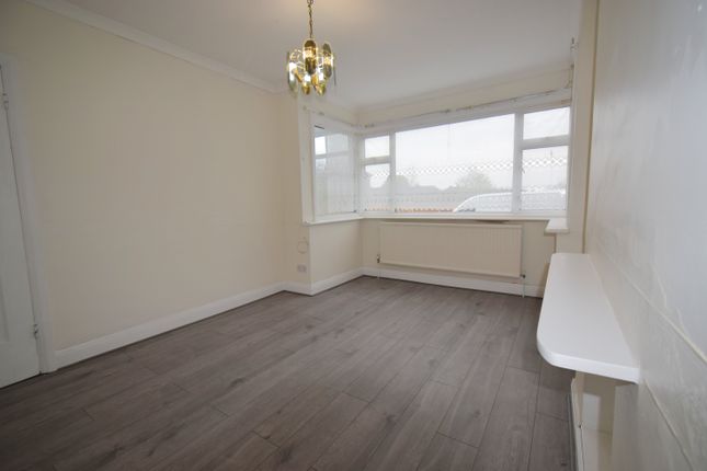 32, Dunster Way, South Harrow photo 4