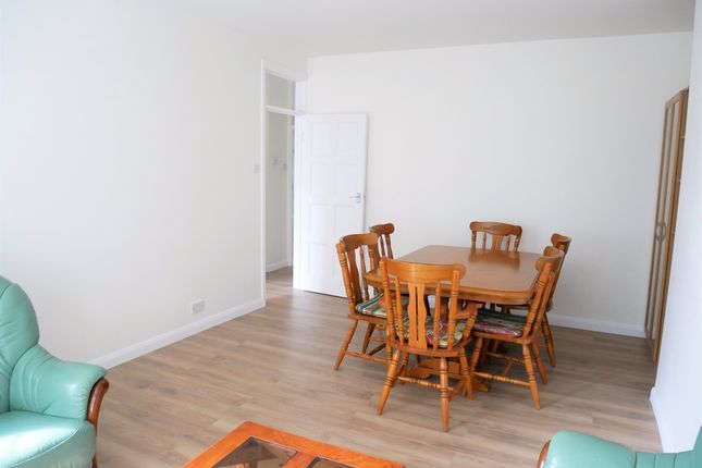 Elthorne Avenue, Hanwell photo 5