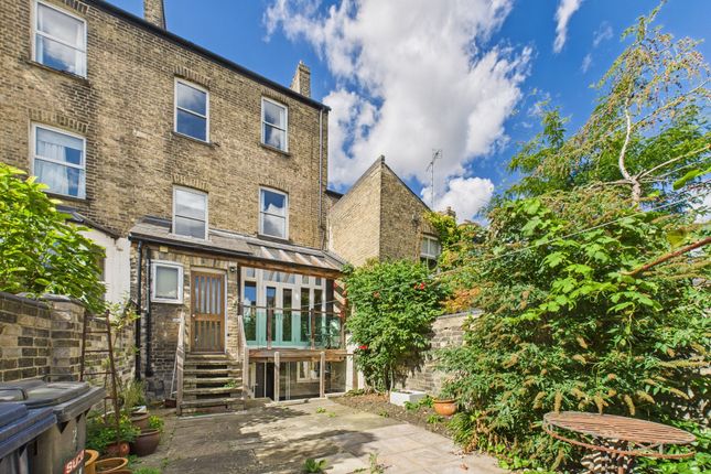 Cam02545G0-Pr0486-Still030