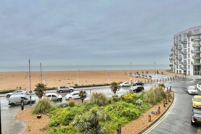 Flat 6 Middle Crescent, 7, Marine Crescent, Kent photo 3