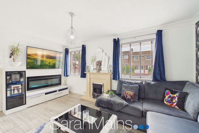 69 Ulverston Gardens, Gateshead photo 2