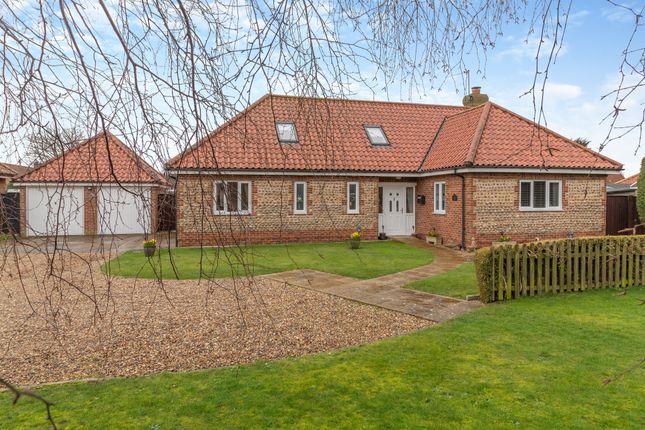 Detached house for sale in Meadow View, Bacton, Norwich