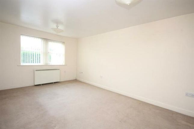 Flat to rent in 34 Bagley Lane, Farsley, Pudsey