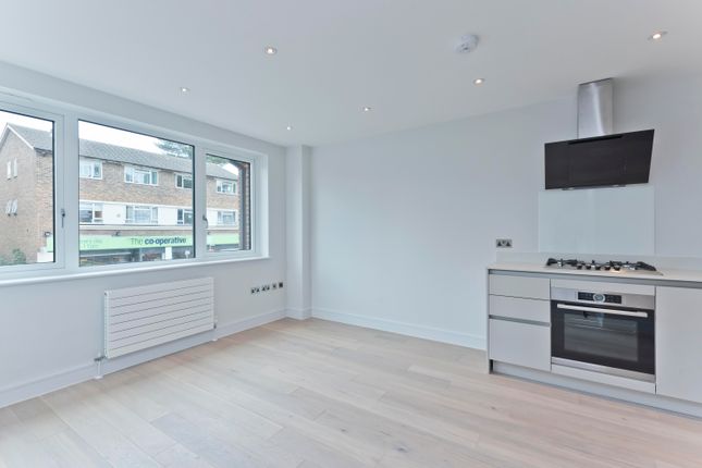 Flat 2, 94 Hare Lane, ESHER photo 4