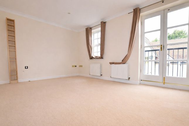 119, Albany Gardens, Colchester photo 3