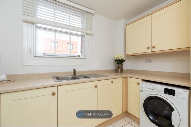 Flat to rent in Wellington House, Leamington Spa