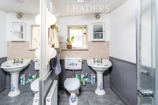 Room 1, 4, Well Street, Buckinghamshire photo 5