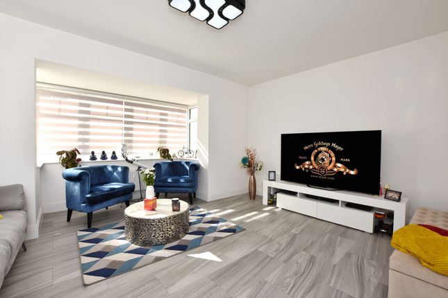 12, Fullers Avenue, Watford photo 3