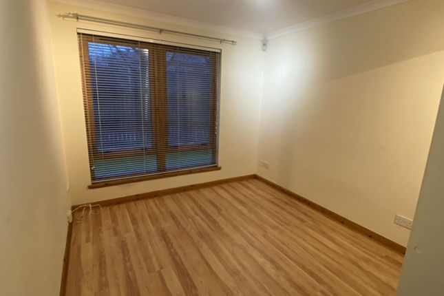 Flat 2, 55 Easter Hermitage, Leith photo 5