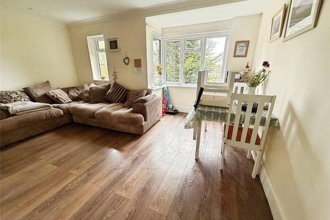 3, Elizabeth Court, Tilehurst photo 3