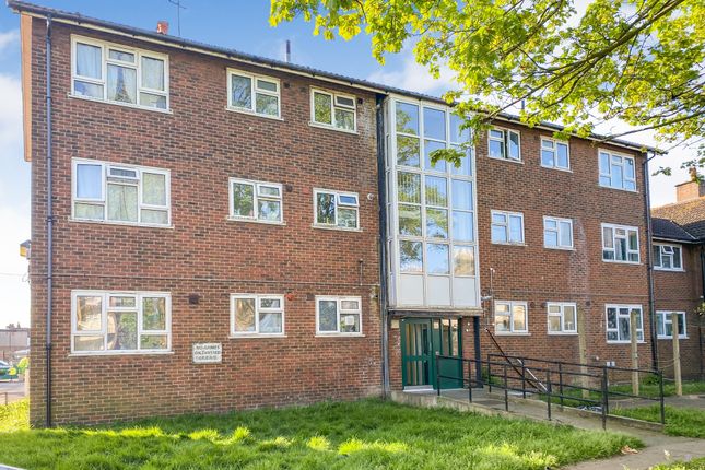 Thumbnail Flat for sale in Pawsons Road, Croydon