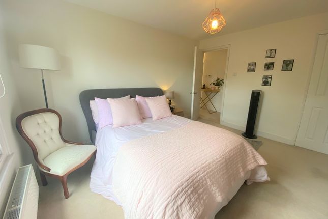 Rosendale Road, London photo 3