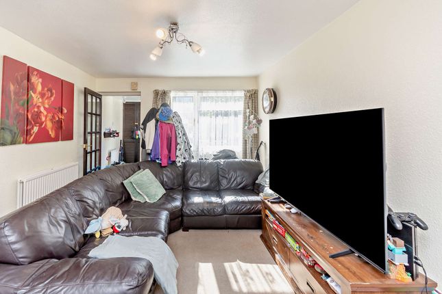 4, Willow Drive, Bracknell photo 4