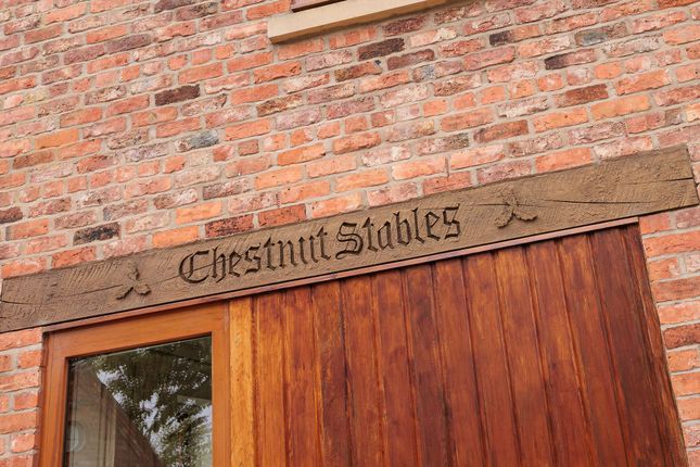 Chestnut Stables Walnut Lane, Northwich photo 4