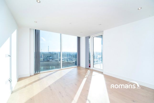 Flat 24, Fitzroy Court, 2, Garnet Place, West Drayton photo 2