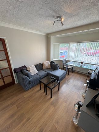 86D, Cornwall Avenue, Slough photo 3