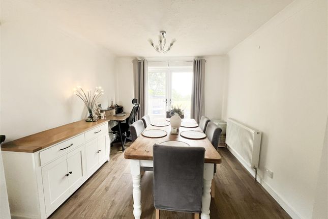 18, Ridgeway Close, Heathfield photo 3