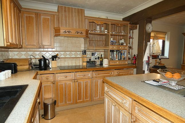 78 Oakwood Avenue, West Mersea, West Mersea photo 3