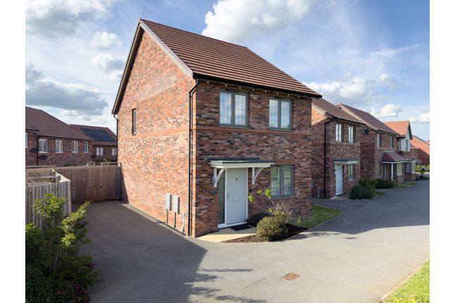 Thumbnail Detached house for sale in Muirhead Close, Warwick