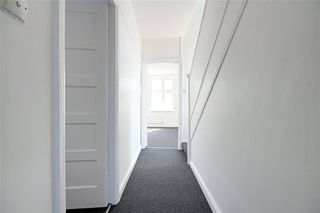 1A,, Avenue Parade, London photo 5