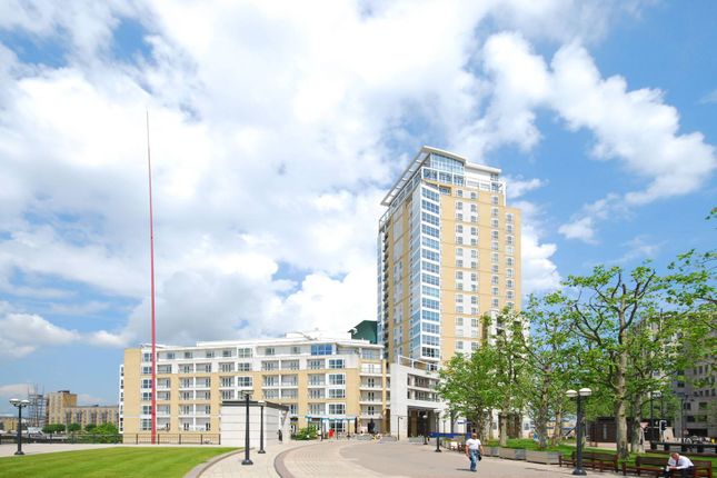 Flat to rent in Berkeley Tower, Canary Wharf, London