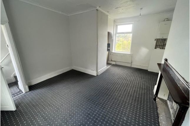 Terraced house to rent in Manchester Road, Huddersfield