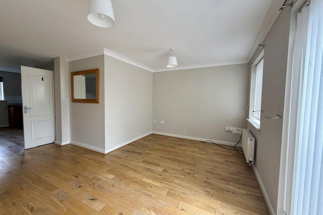 24, Little Holland Gardens, Nuthall photo 3