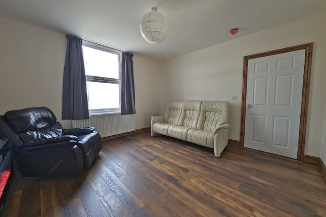 Terraced house to rent in Chesterfield Road, Sheffield