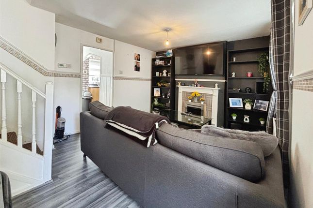 15, Lochy Road, Bradford photo 3