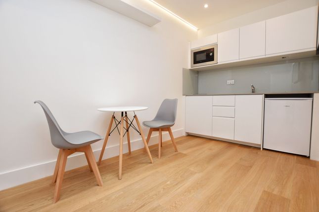 Room 7, 244 Hornsey Road, Holloway photo 3